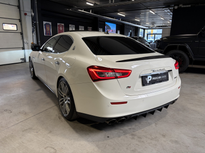Maserati Ghibli 3.0 V6 S  Q4 Automatik/ Xénon/Camera/Carbonne/20/Leder/VOLL