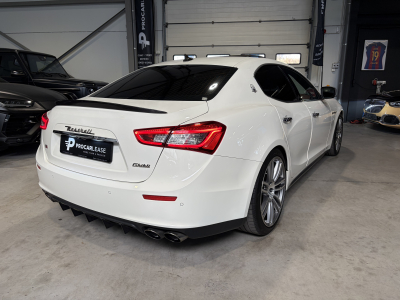Maserati Ghibli 3.0 V6 S  Q4 Automatik/ Xénon/Camera/Carbonne/20/Leder/VOLL