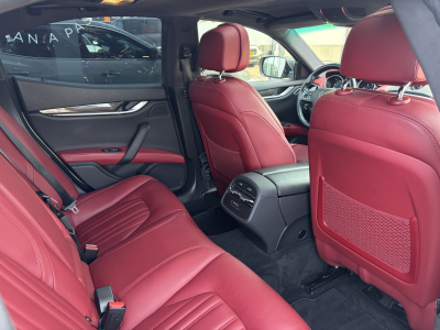 Maserati Ghibli 3.0 V6 S  Q4 Automatik/ Xénon/Camera/Carbonne/20/Leder/VOLL