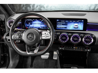 Mercedes-Benz A 220 D AMG Line