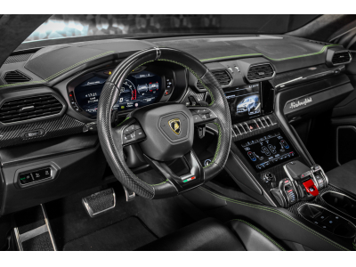 Lamborghini Urus V8 - AKRAPOVIC