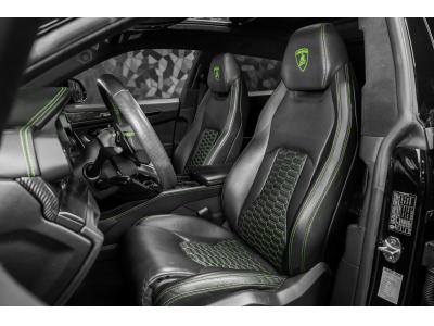 Lamborghini Urus V8 - AKRAPOVIC