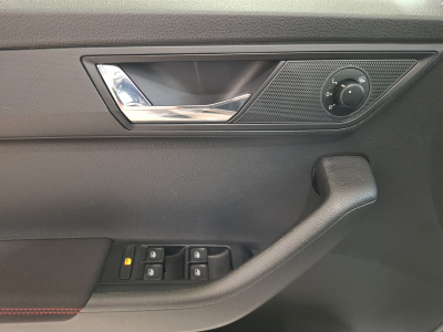 Skoda Fabia 1.0 TSI  MONTE CARLO, LED, CAMERA, PANORAMIQUE, ALU 17'',NAVI, 1HAND