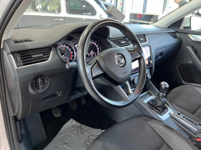 Skoda Octavia 1.6 TDI 116 NAVI, PDC,CARPLAY,ALU 16''