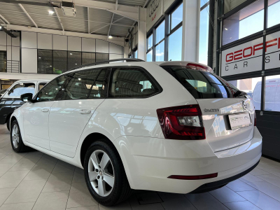 Skoda Octavia 1.6 TDI 116 NAVI, PDC,CARPLAY,ALU 16''