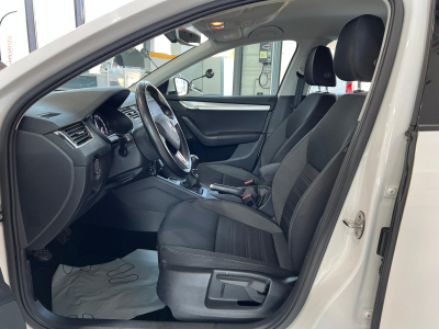 Skoda Octavia 1.6 TDI 116 NAVI, PDC,CARPLAY,ALU 16''