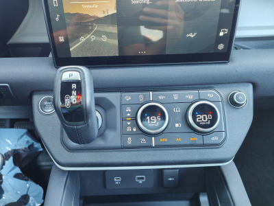 Land-Rover Defender 90 D250 TOIT OUVRANT CARPLAY CAMERA 360 CUIR