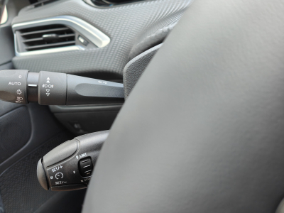 Peugeot 2008 1.6 HDI CARPLAY TOIT PANO SEMI-CUIR GPS BLUETOOTH
