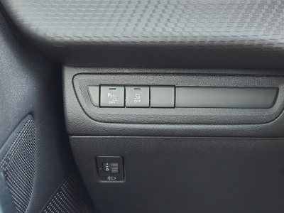 Peugeot 2008 1.6 HDI CARPLAY TOIT PANO SEMI-CUIR GPS BLUETOOTH