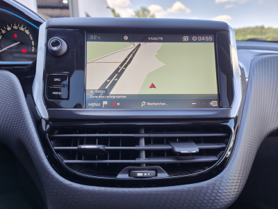 Peugeot 2008 1.6 HDI CARPLAY TOIT PANO SEMI-CUIR GPS BLUETOOTH