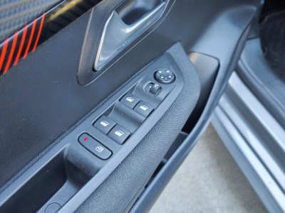 Peugeot e-208 50kWh 362 KMS CARPLAY CAMERA BLUETOOTH
