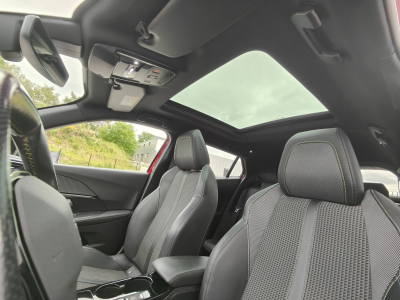 Peugeot 2008 1.5 HDI GT-LINE EAT8 CARPLAY CAMERA 360 TOIT OUVRANT
