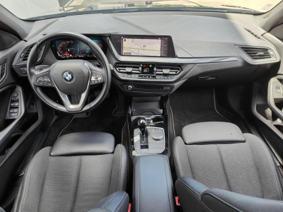 BMW 118 118iA  CARPLAY SIEGES SPORT CHAUFF GPS BLUETOOTH