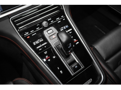 Porsche Panamera GTS Sport Turismo