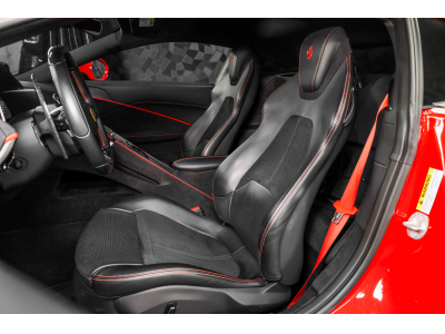 Ferrari Roma V8 - ROSSO CORSA