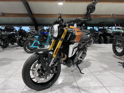 Suzuki GSX-8T 
