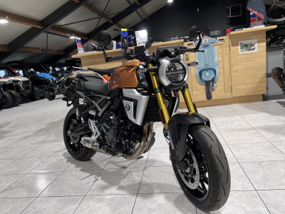 Suzuki GSX-8T 