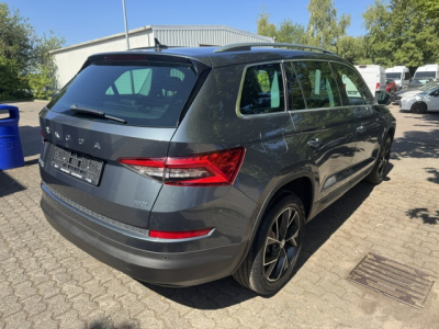 Skoda Kodiaq SKODA KODIAQ 4X4 STYLE 7 SITZER STANDHEIZUNG 360KAMERA AHK