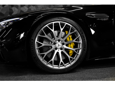 Mercedes-Benz SL 63 AMG 4 MATIC +