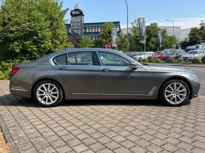 BMW 730 d xDrive/HEAD UP/LEDER/KAMERA/