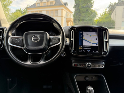 Volvo XC40 XC 40 XC40 Momentum Pro AWD