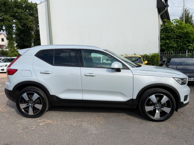 Volvo XC40 XC 40 XC40 Momentum Pro AWD