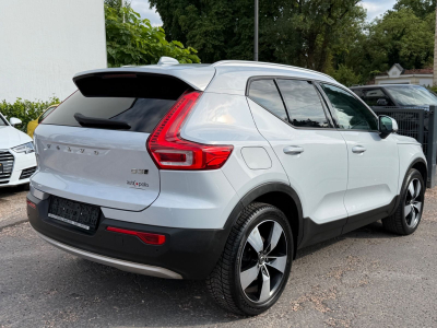 Volvo XC40 XC 40 XC40 Momentum Pro AWD