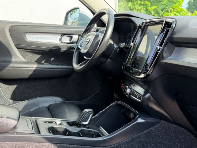 Volvo XC40 XC 40 XC40 Momentum Pro AWD