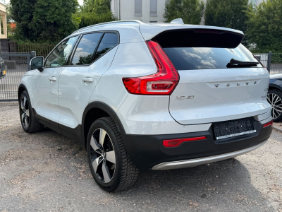 Volvo XC40 XC 40 XC40 Momentum Pro AWD