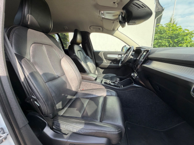 Volvo XC40 XC 40 XC40 Momentum Pro AWD