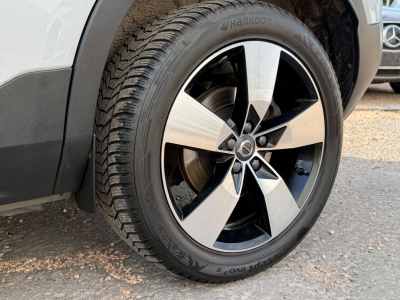 Volvo XC40 XC 40 XC40 Momentum Pro AWD