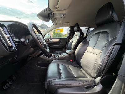 Volvo XC40 XC 40 XC40 Momentum Pro AWD