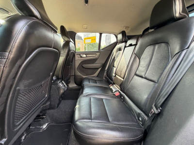 Volvo XC40 XC 40 XC40 Momentum Pro AWD
