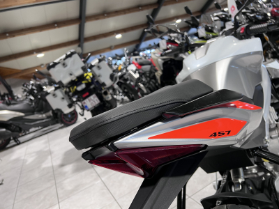 Aprilia Tuono 457 