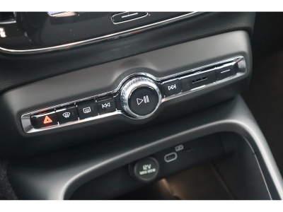Volvo XC40 2.0 B4 MHD 197 Black Edition