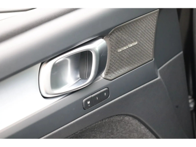 Volvo XC40 2.0 B4 MHD 197 Black Edition