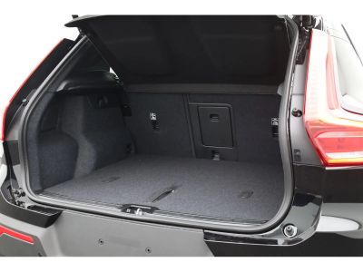 Volvo XC40 2.0 B4 MHD 197 Black Edition