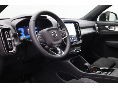 Volvo XC40 2.0 B4 MHD 197 Black Edition