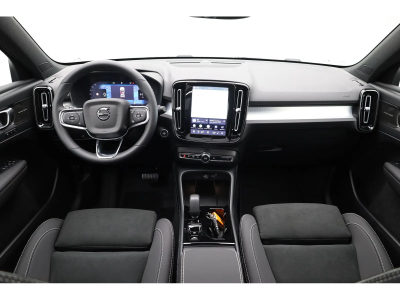 Volvo XC40 2.0 B4 MHD 197 Black Edition