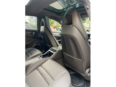 Porsche Panamera 4 E-Hybrid Platinum Edition