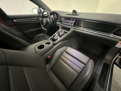 Porsche Panamera 4 E-Hybrid Platinum Edition