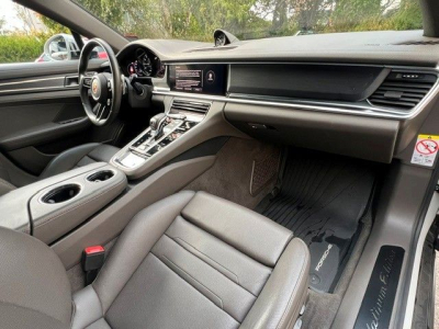 Porsche Panamera 4 E-Hybrid Platinum Edition