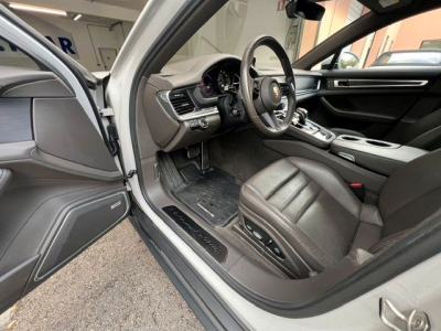 Porsche Panamera 4 E-Hybrid Platinum Edition