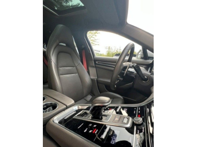 Porsche Panamera 4 E-Hybrid Platinum Edition