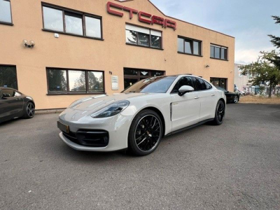 Porsche Panamera 4 E-Hybrid Platinum Edition