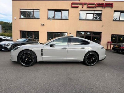 Porsche Panamera 4 E-Hybrid Platinum Edition