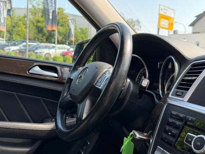 Mercedes-Benz GL 350 BlueTec 4Matic/PANO/7xsitze/Kamera/AHK
