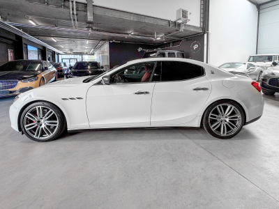 Maserati Ghibli 3.0 V6 S  Q4 Automatik/ Xénon/Camera/Carbonne/20/Leder/VOLL