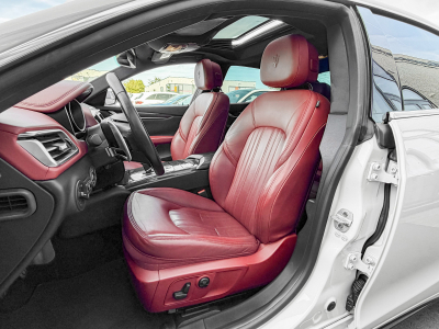 Maserati Ghibli 3.0 V6 S  Q4 Automatik/ Xénon/Camera/Carbonne/20/Leder/VOLL