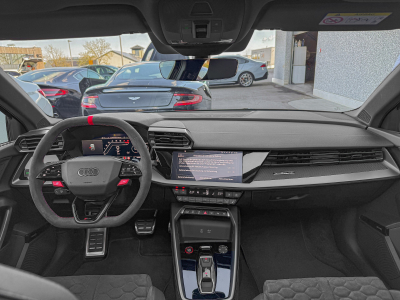Audi RS3 2.5 TFSI SPORTBACK QUATTRO/ GARANTIE 5/Pano/19/360°/SONOS/SCHALE S